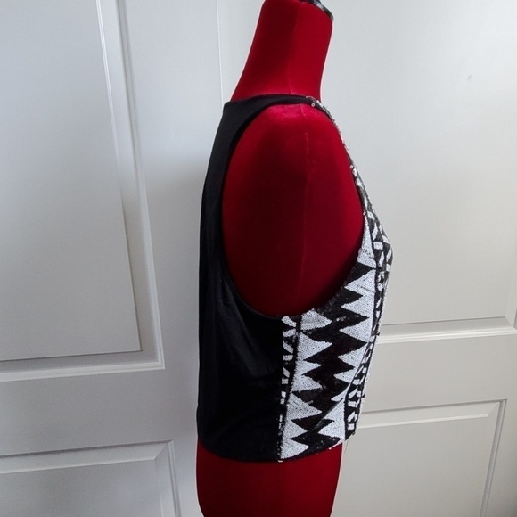 Charlotte Russell Crop Top Jr.XL, 5/$50 - Picture 3 of 4